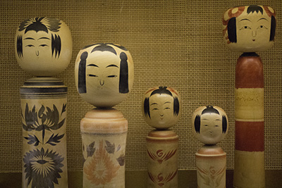 kokeshi_dolls_before